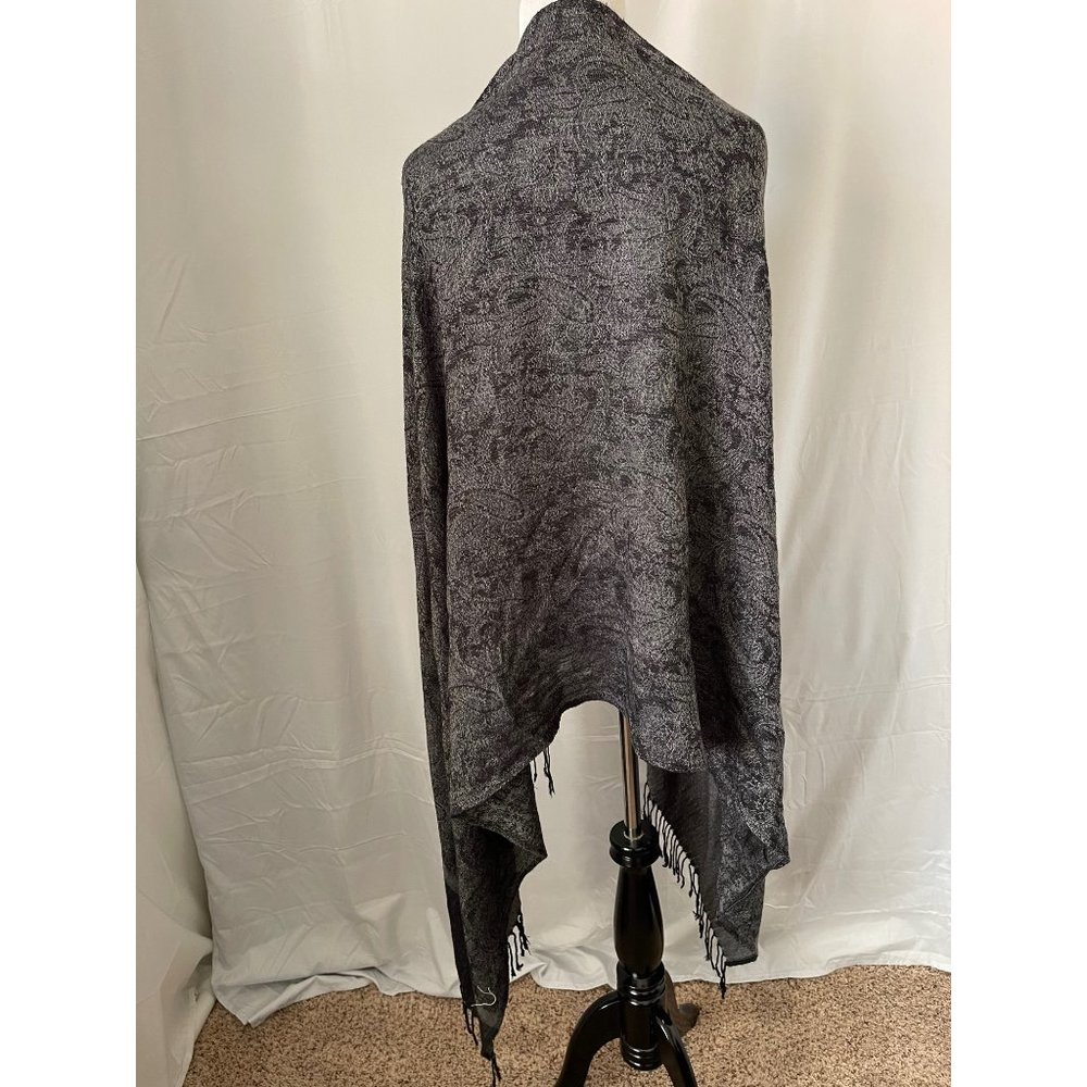 Jacelyn Smith Black/Gray Paisley Pattern Scarf/Wrap/Shawl - Picture 6 of 9